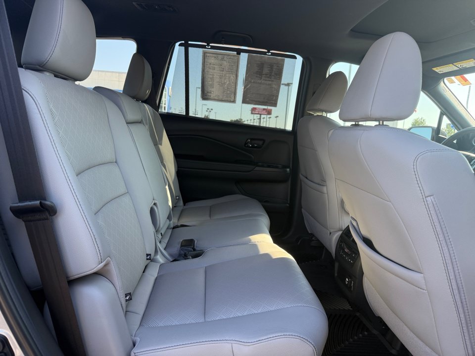 Certified 2023 Honda Passport Elite image 29