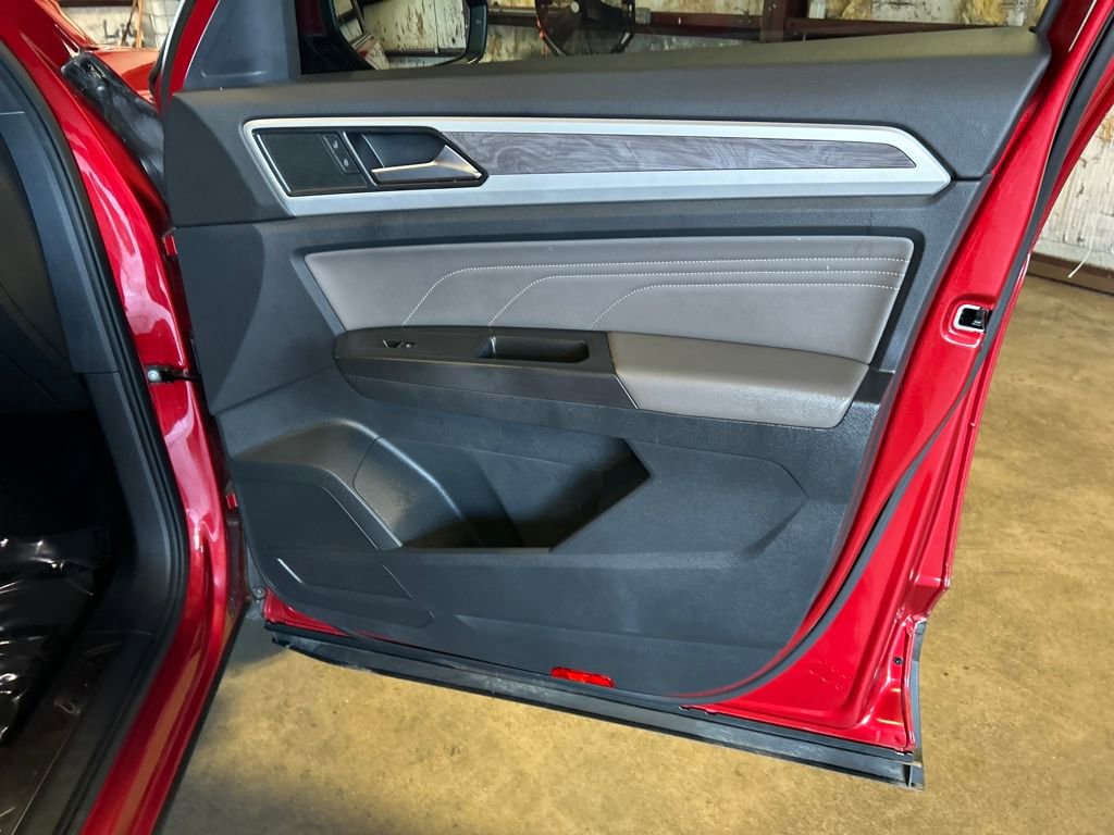 Used 2022 Volkswagen Atlas Cross Sport SE w/ Panoramic Sunroof Package image 33