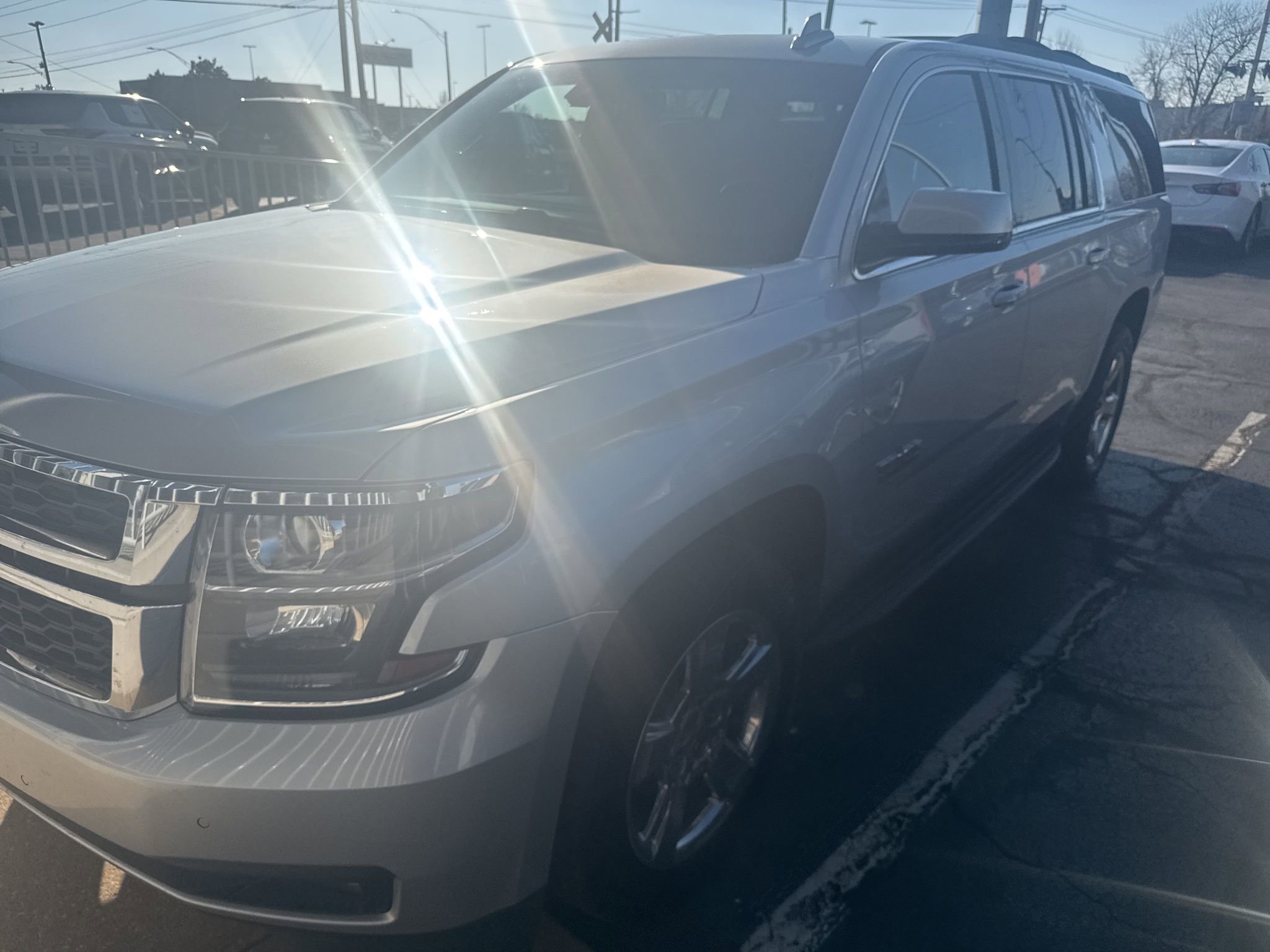 Used 2017 Chevrolet Suburban LT image 4