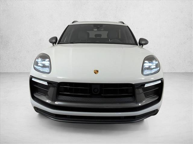 Certified 2025 Porsche Macan Turbo image 6
