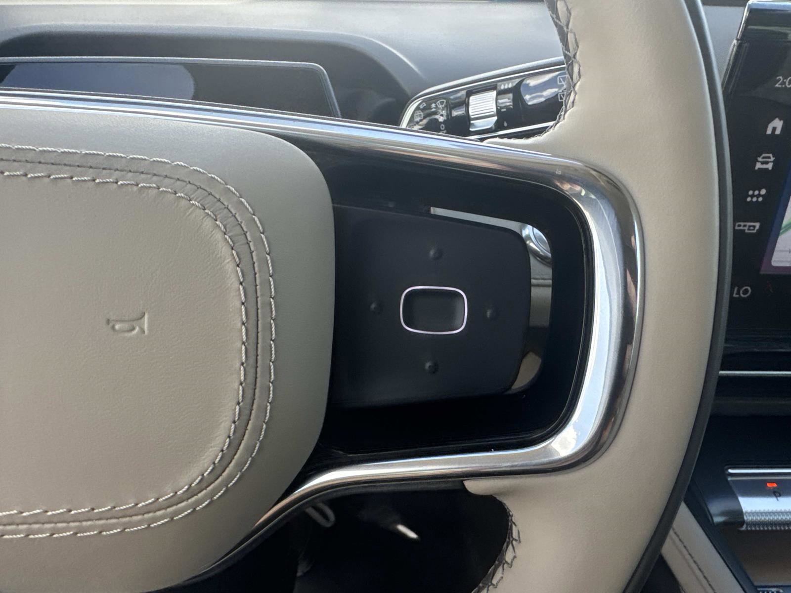 Used 2025 Lincoln Nautilus Reserve image 25