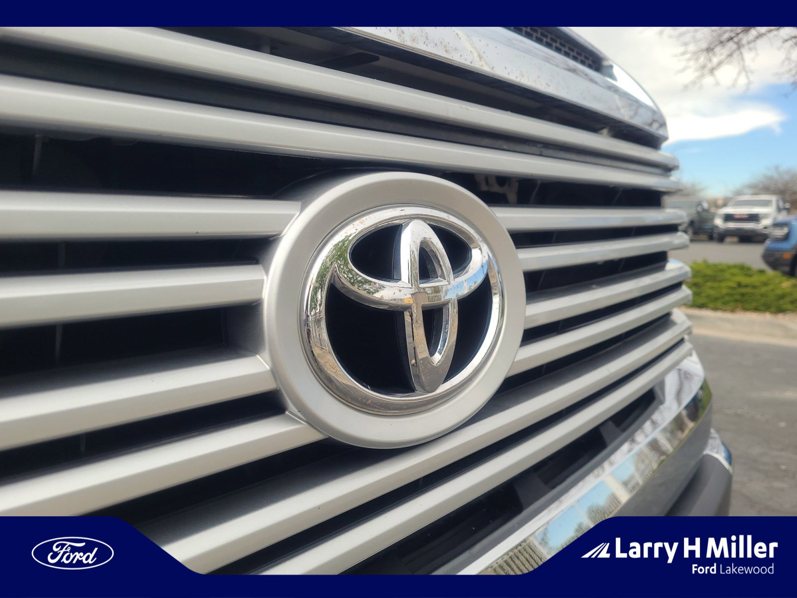 Used 2014 Toyota Tundra Limited w/ Limited Premium Package image 23