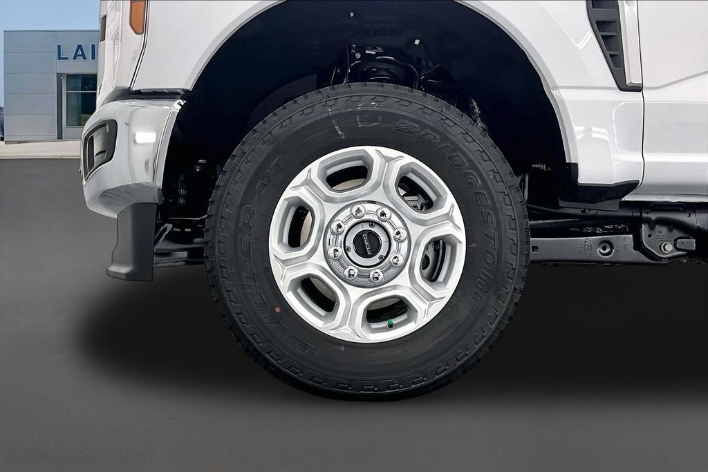New 2026 Ford F350 XLT w/ FX4 Off-Road Package AWD/4WD image 12