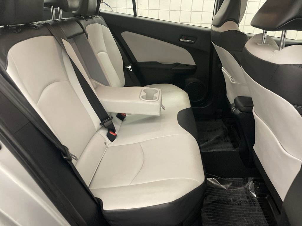 Used 2022 Toyota Prius XLE image 19