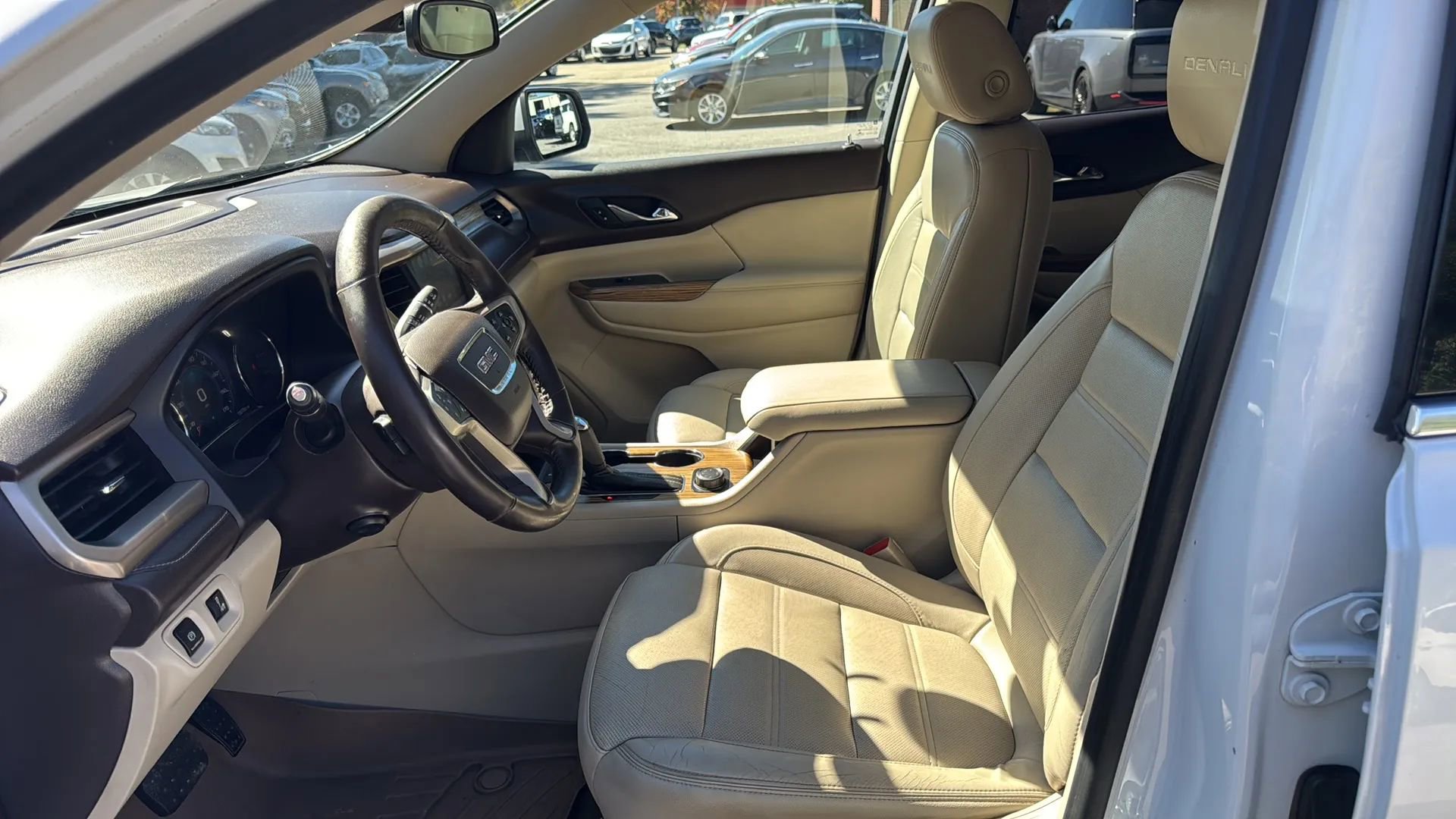 Used 2017 GMC Acadia Denali w/ Technology Package image 10