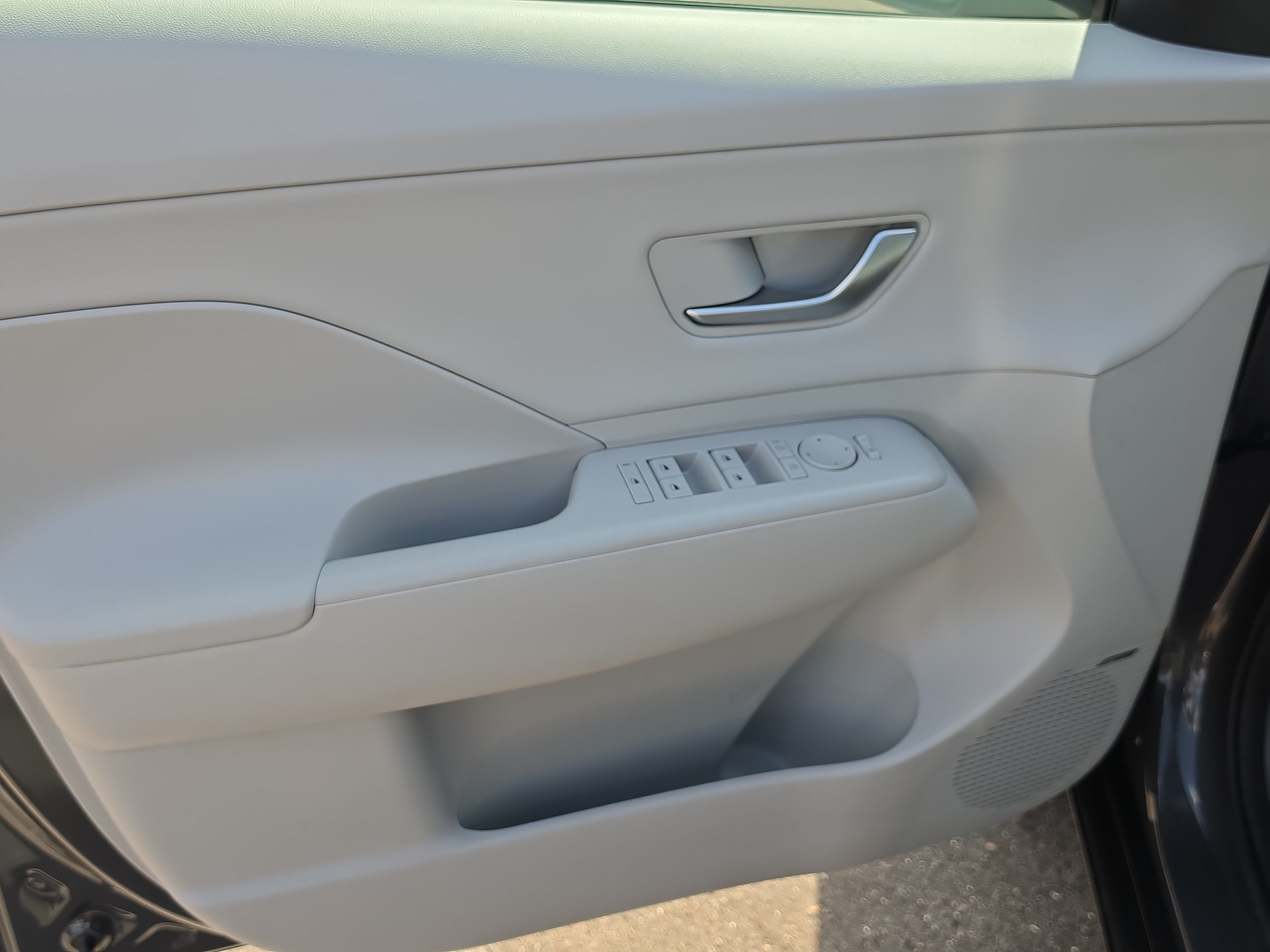 Used 2024 Hyundai Kona Limited AWD/4WD image 18