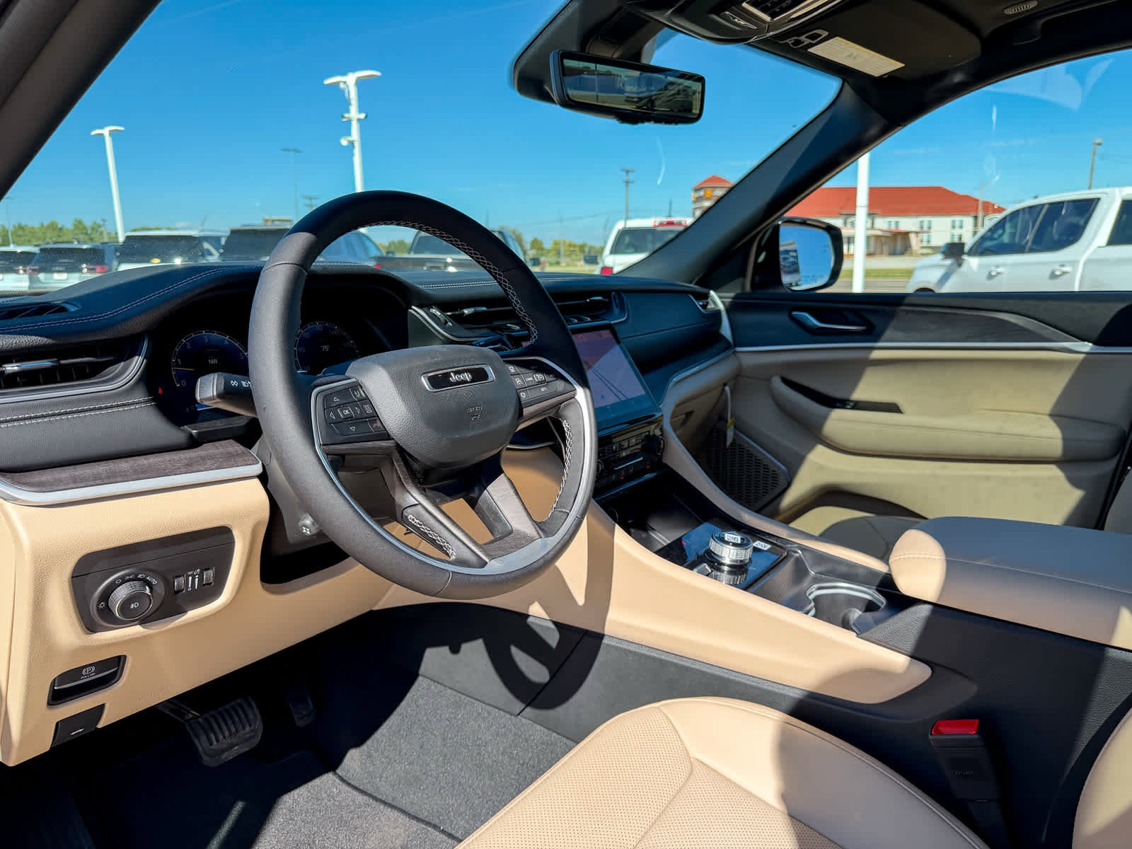 New 2025 Jeep Grand Cherokee L Limited w/ Luxury Tech Group II image 14