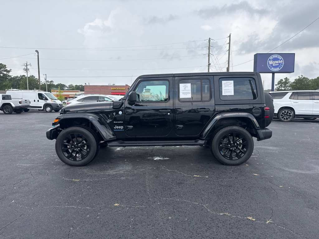 Used 2023 Jeep Wrangler Unlimited Sahara w/ Cold Weather Group AWD/4WD image 2