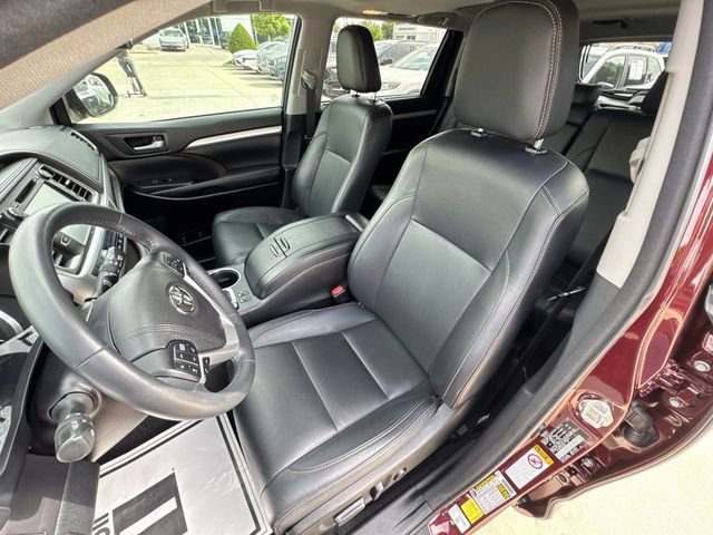 Used 2017 Toyota Highlander XLE AWD/4WD image 13
