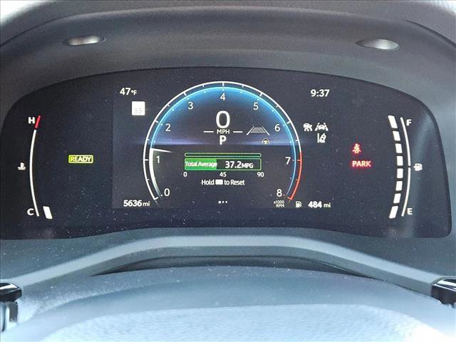 Used 2025 Toyota Camry SE image 11