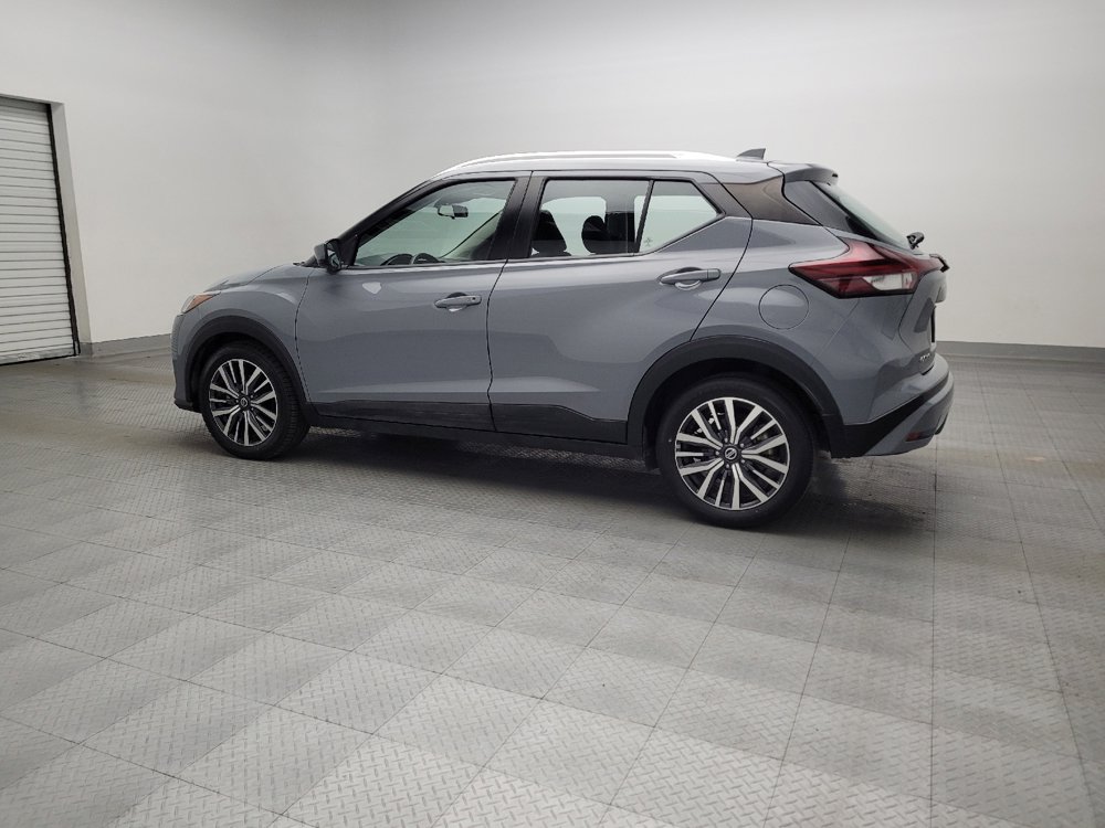 Used 2021 Nissan Kicks SV image 3