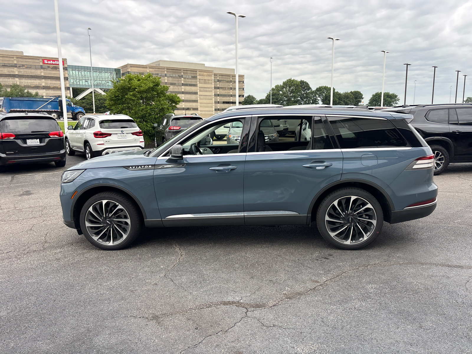 New 2026 Lincoln Aviator Reserve AWD/4WD image 4