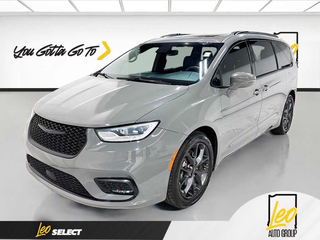 Used 2022 Chrysler Pacifica Touring-L w/ S Appearance Package