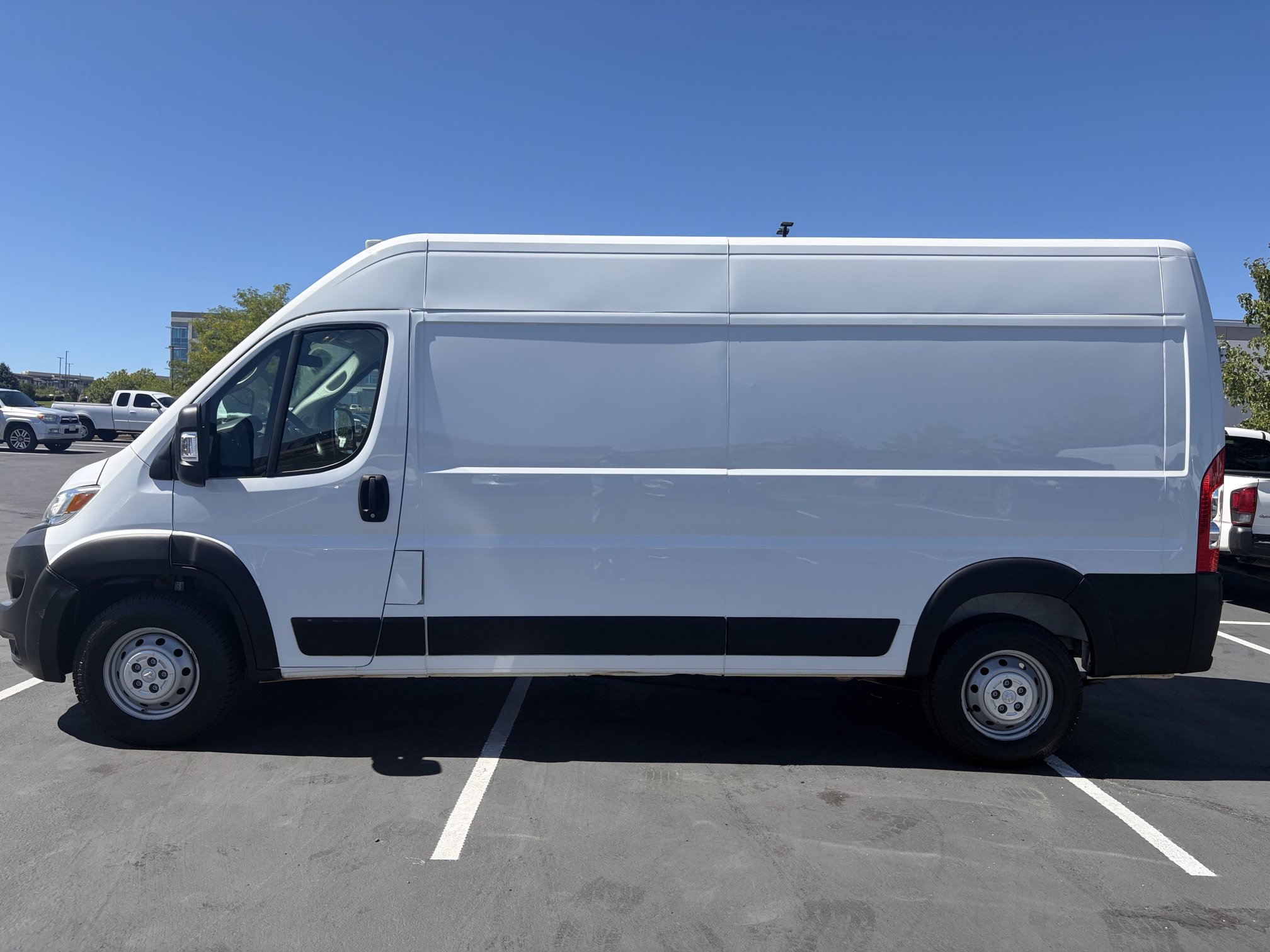 Used 2023 RAM ProMaster 2500 FWD image 4