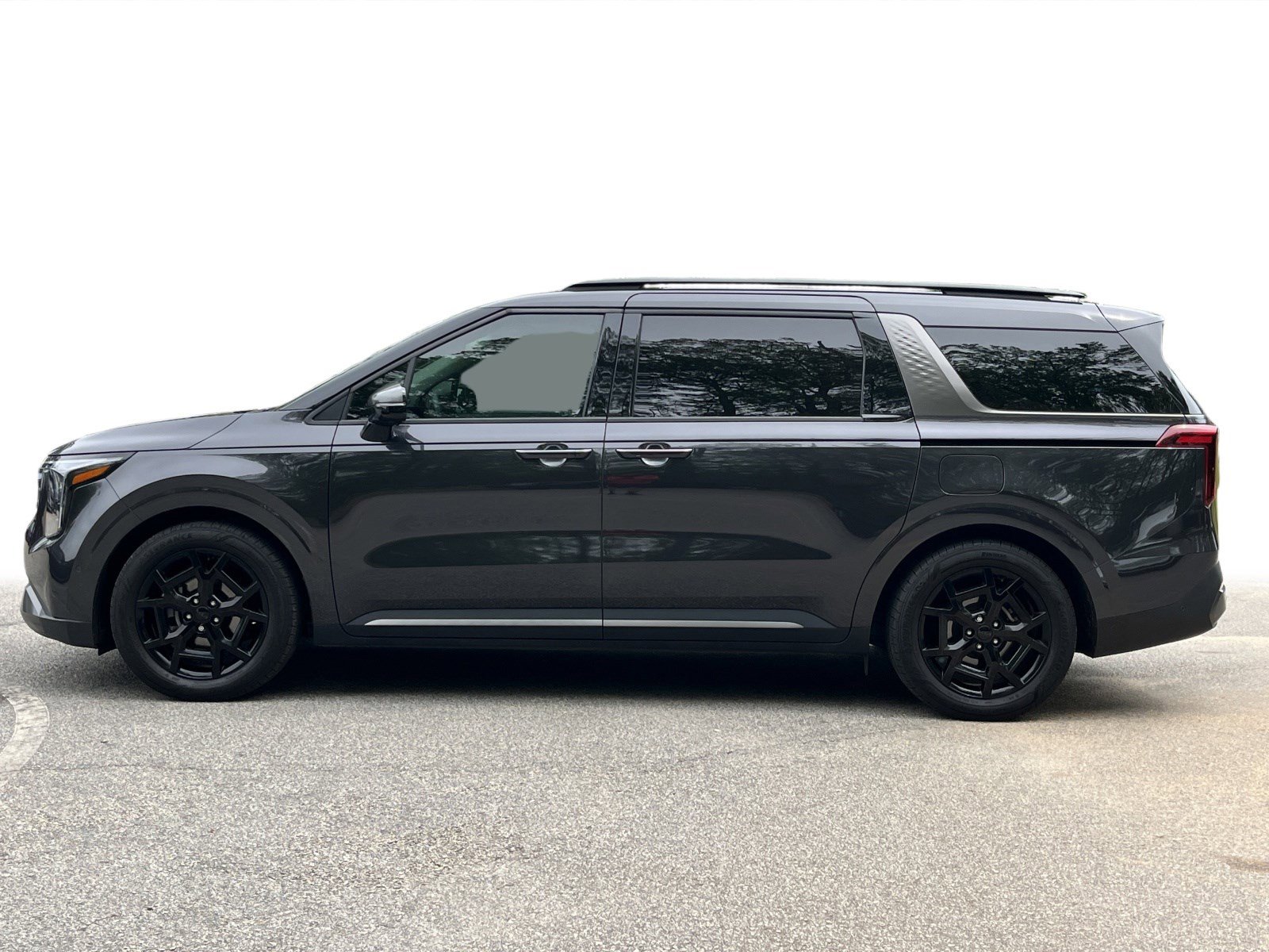 Used 2025 Kia Carnival SX Prestige FWD image 28