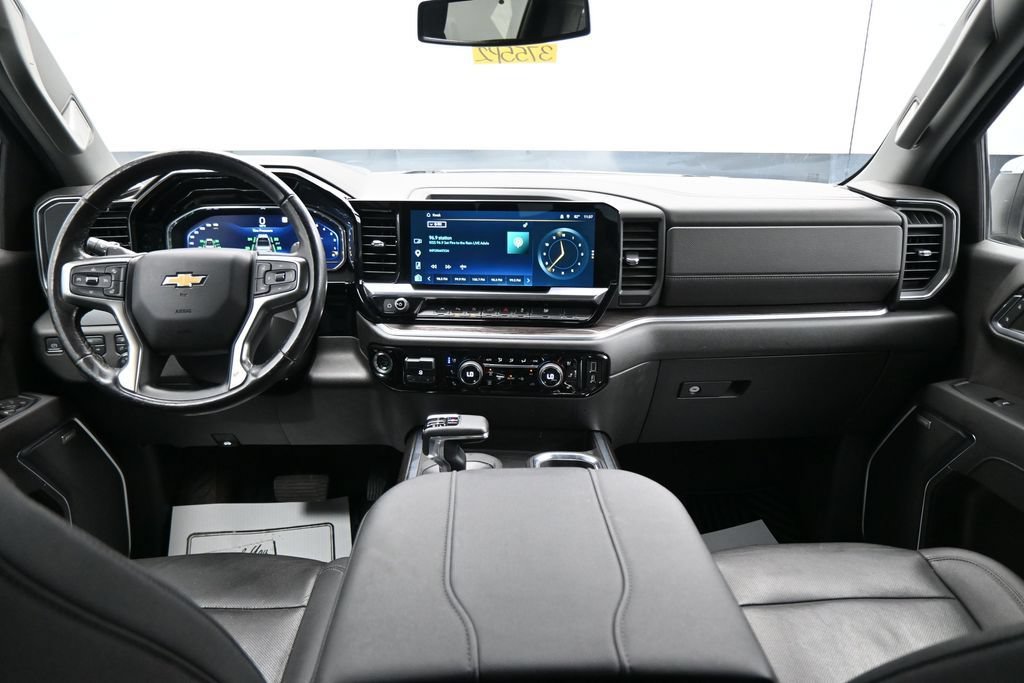 Used 2023 Chevrolet Silverado 1500 LTZ AWD/4WD image 14