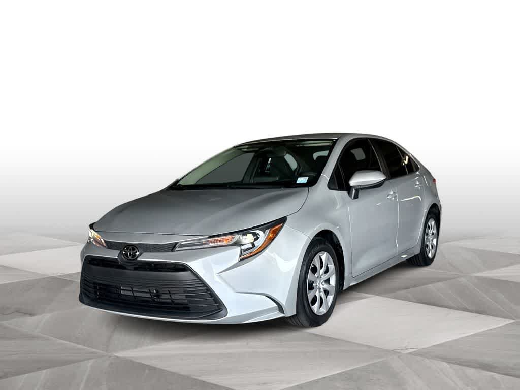 Used 2023 Toyota Corolla LE FWD image 4