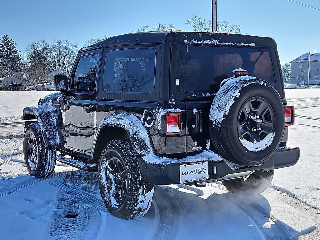 Used 2022 Jeep Wrangler Sport image 5