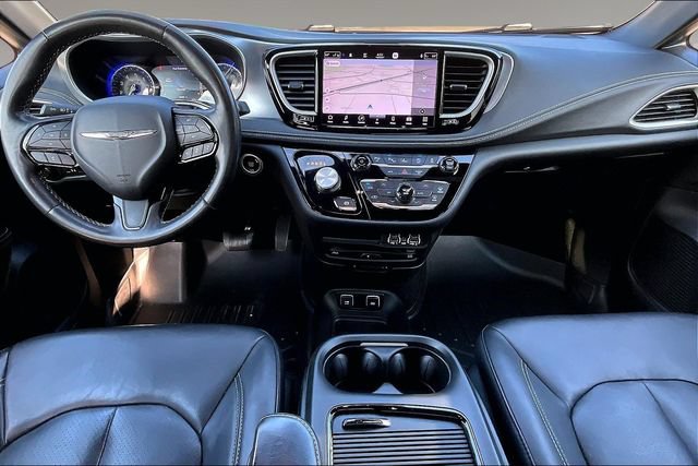 Used 2021 Chrysler Pacifica Touring-L w/ Uconnect Theater Family Group FWD image 7