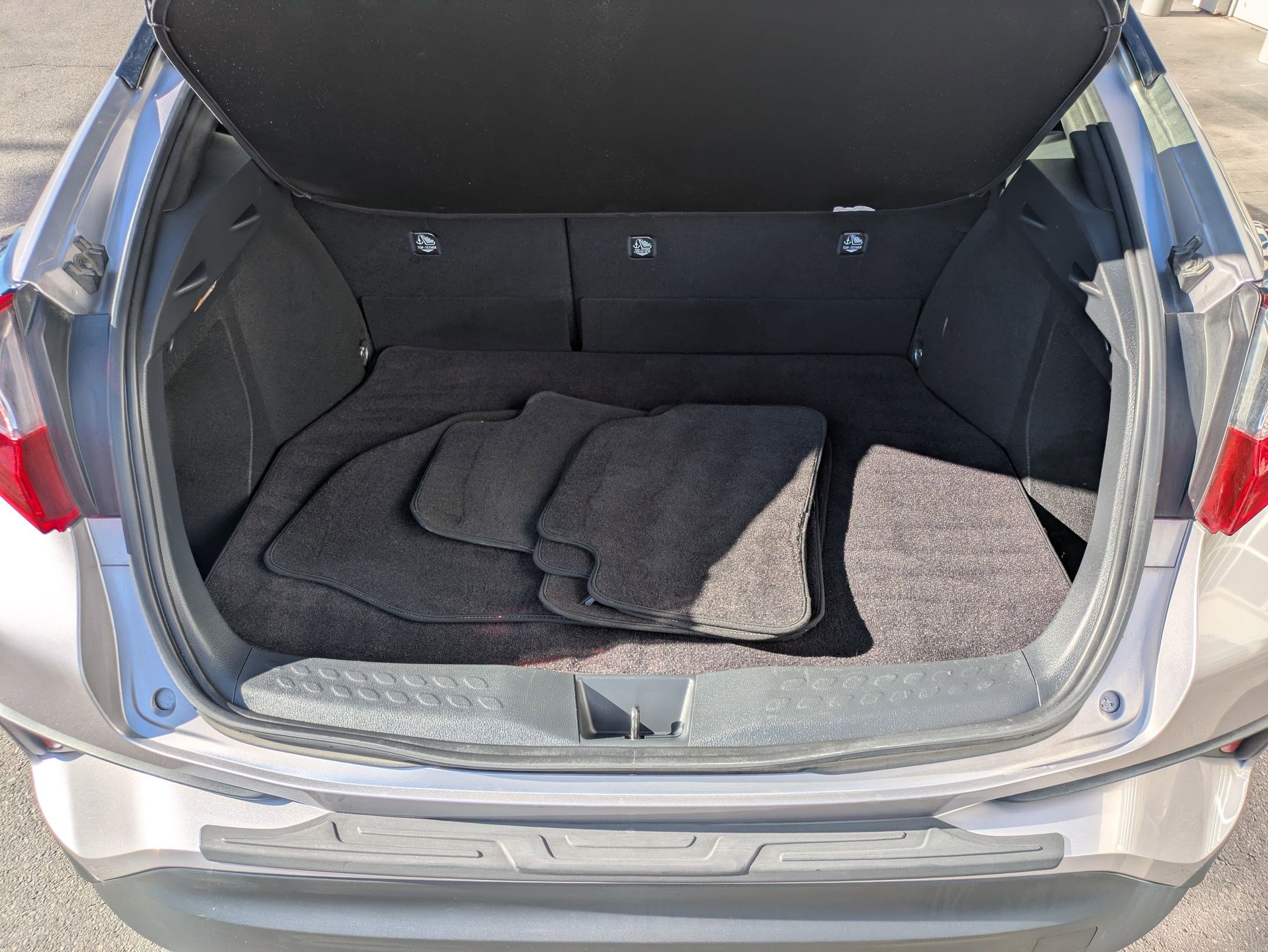 Used 2019 Toyota C-HR Limited FWD image 30