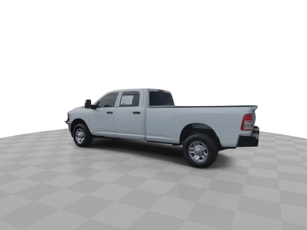 Used 2024 RAM 2500 Tradesman w/ Chrome Appearance Group AWD/4WD image 6
