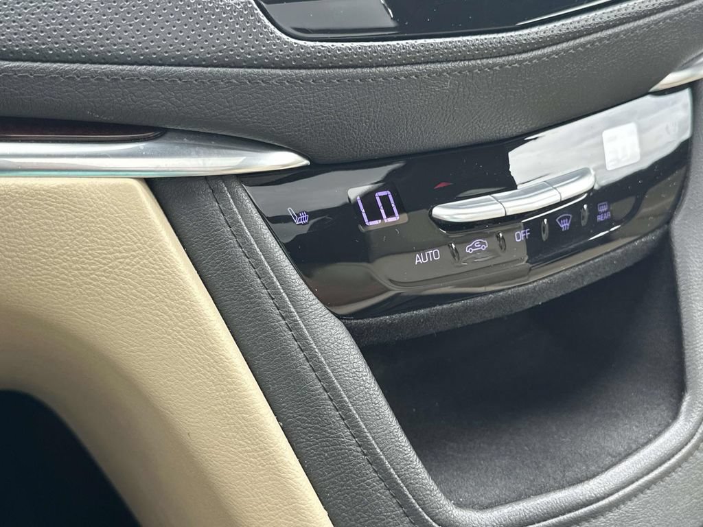 Used 2018 Cadillac XT5 Luxury w/ Driver Awareness Package FWD image 30