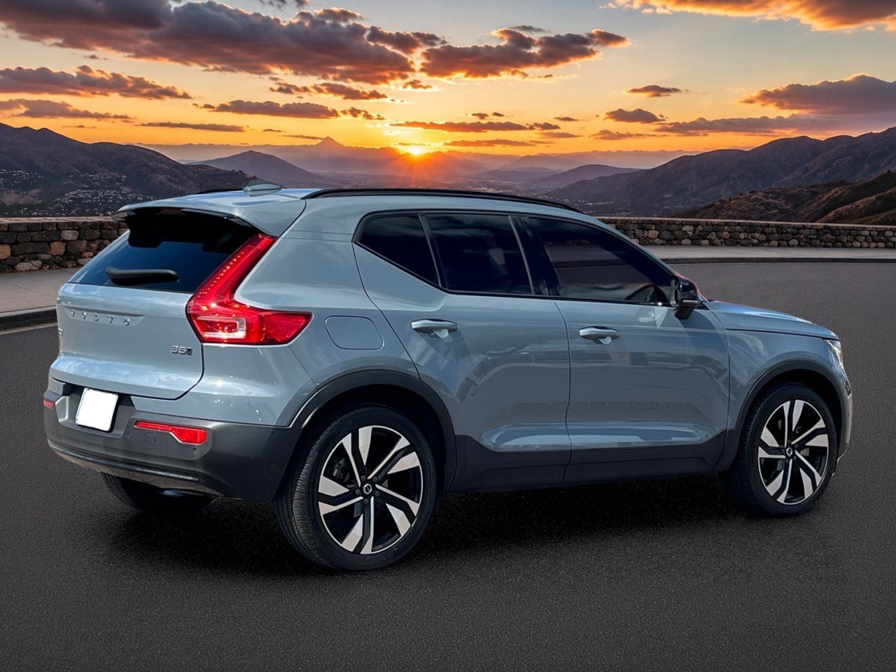 Used 2023 Volvo XC40 B5 Ultimate w/ Protection Package Premier AWD/4WD image 5