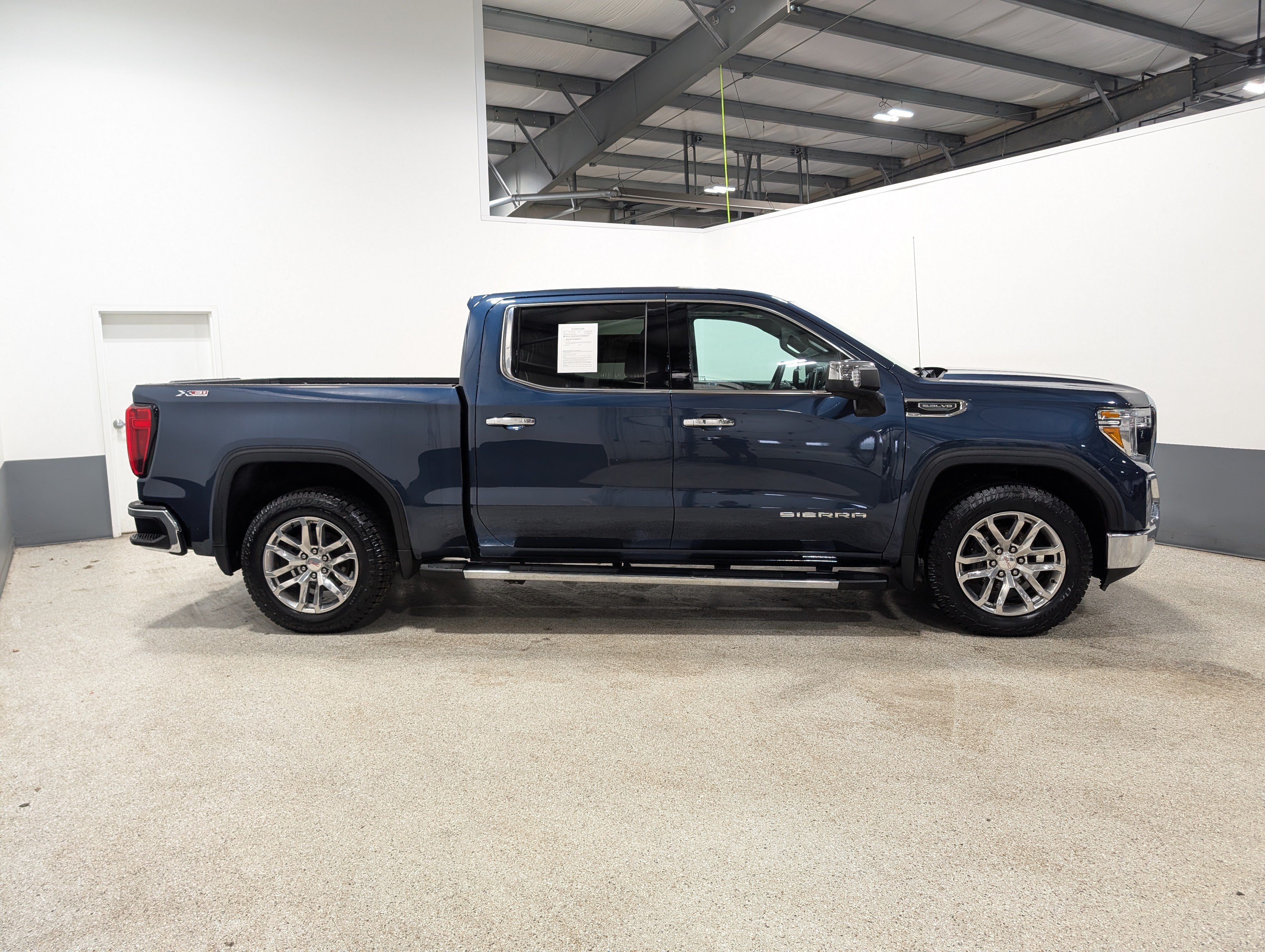 Used 2022 GMC Sierra 1500 SLT w/ SLT Premium Package AWD/4WD image 2