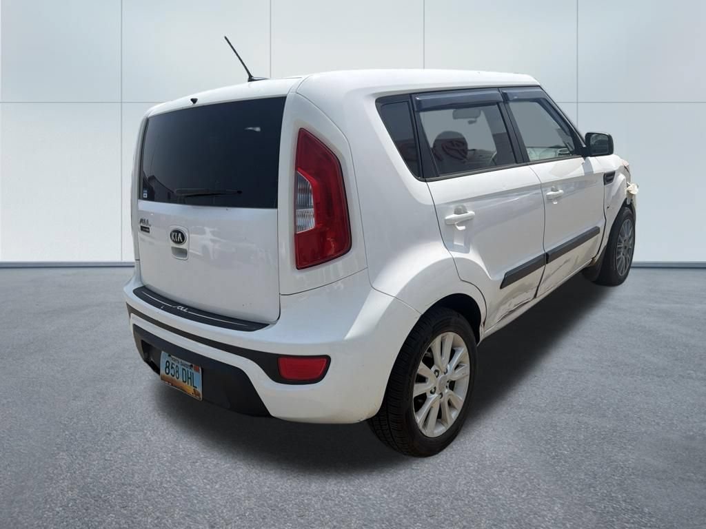 Used 2013 Kia Soul + FWD image 5