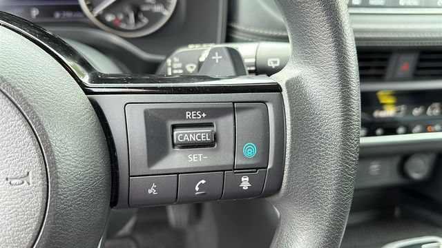 Used 2023 Nissan Rogue SV AWD/4WD image 14