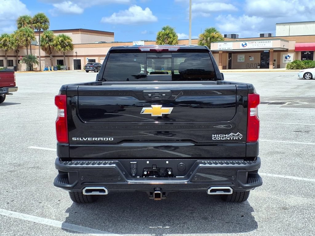 Used 2024 Chevrolet Silverado 1500 High Country w/ Technology Package AWD/4WD image 6