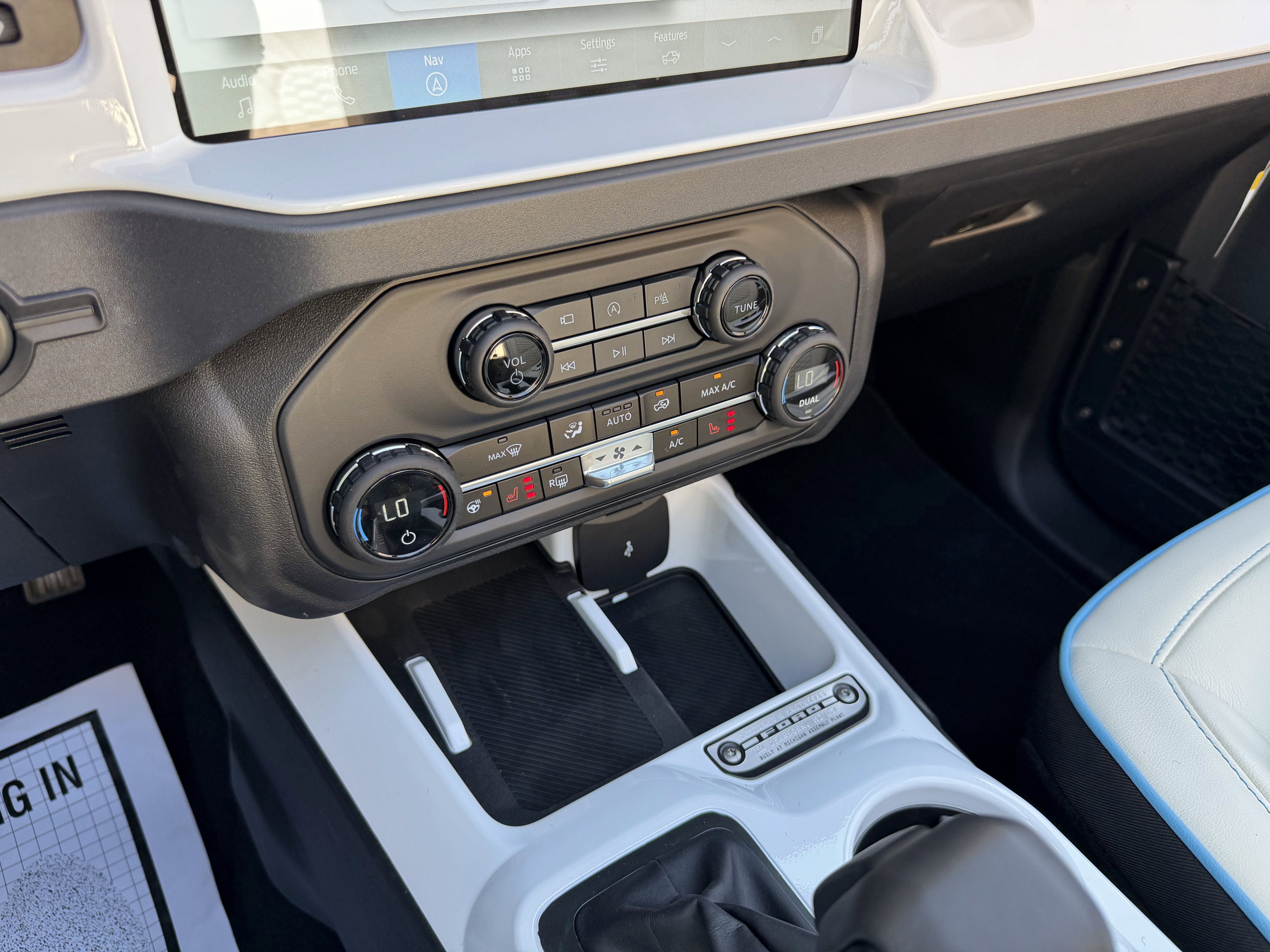 Used 2025 Ford Bronco Outer Banks AWD/4WD image 36