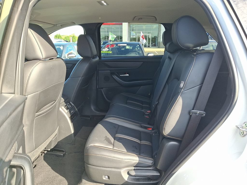 Used 2025 MAZDA CX-90 3.3 Turbo w/ Select Package AWD/4WD image 10