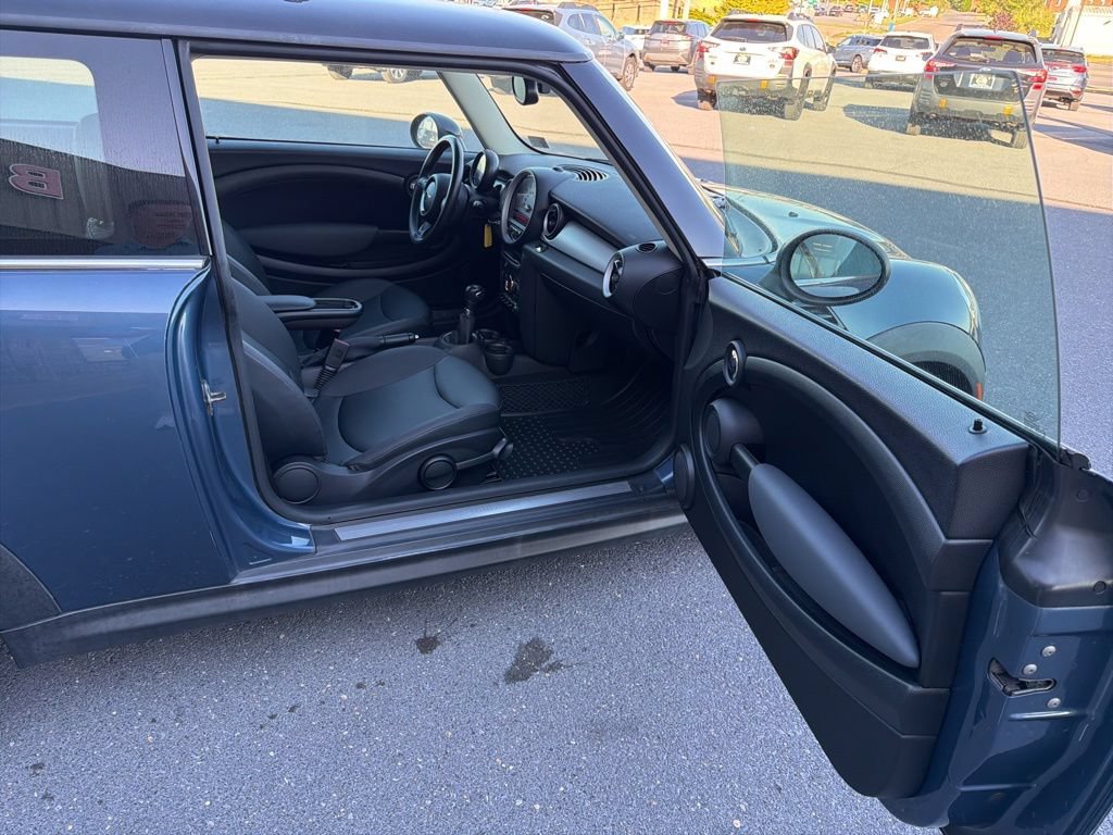 Used 2011 MINI Cooper Hardtop FWD image 17