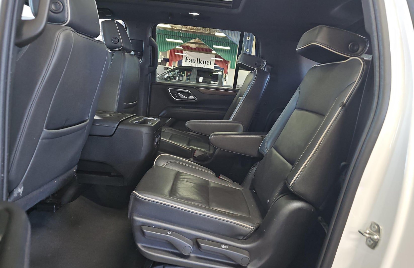 Used 2023 Chevrolet Suburban Premier AWD/4WD image 5