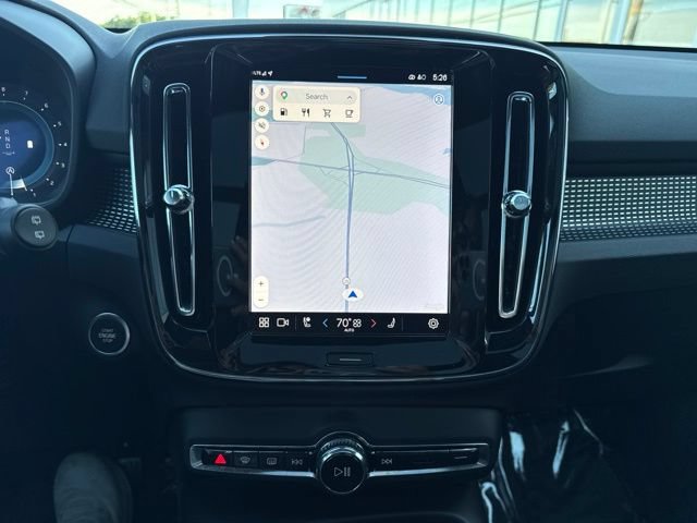 Certified 2025 Volvo XC40 B5 Plus AWD/4WD image 25