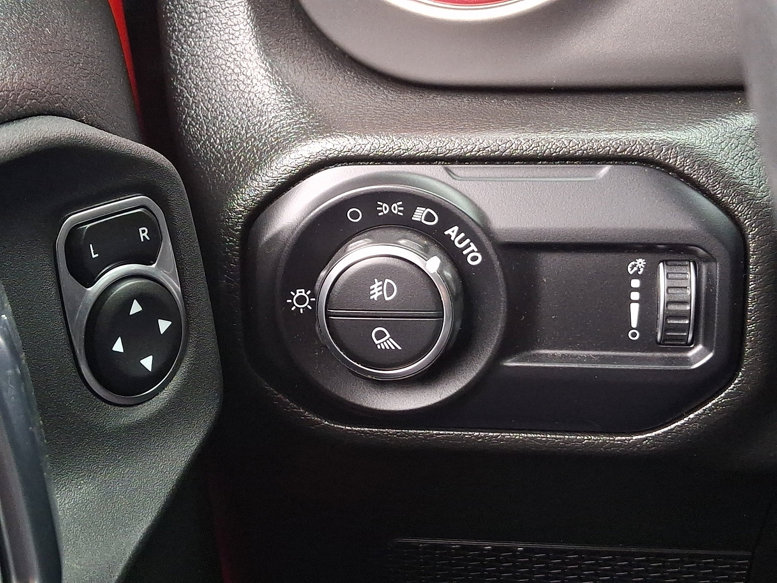 Used 2023 Jeep Gladiator Sport AWD/4WD image 23
