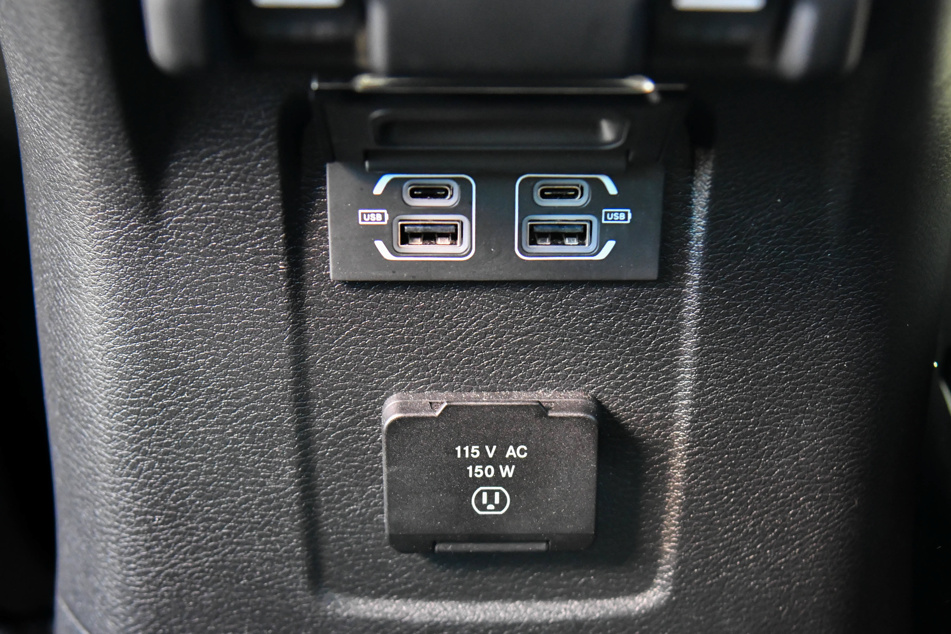 Used 2023 Jeep Wrangler Unlimited Sahara AWD/4WD image 41
