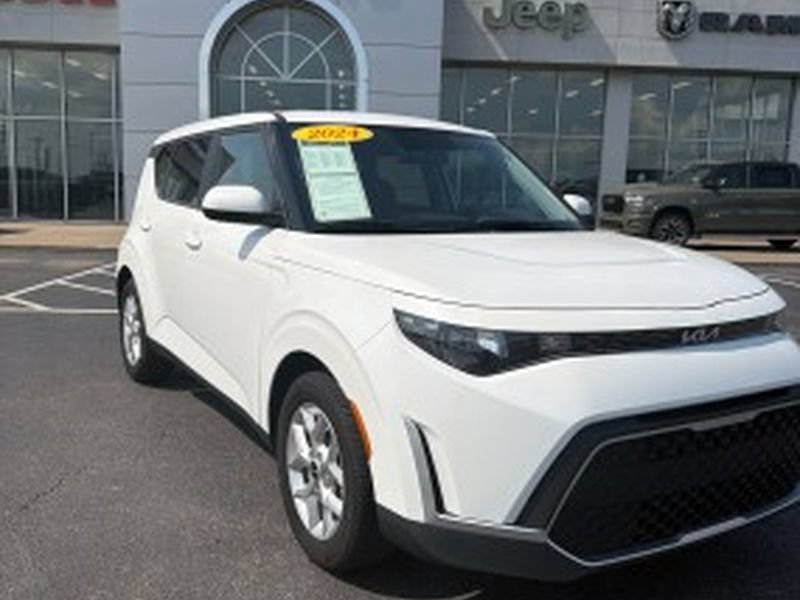 Used 2024 Kia Soul LX w/ Option Group 015