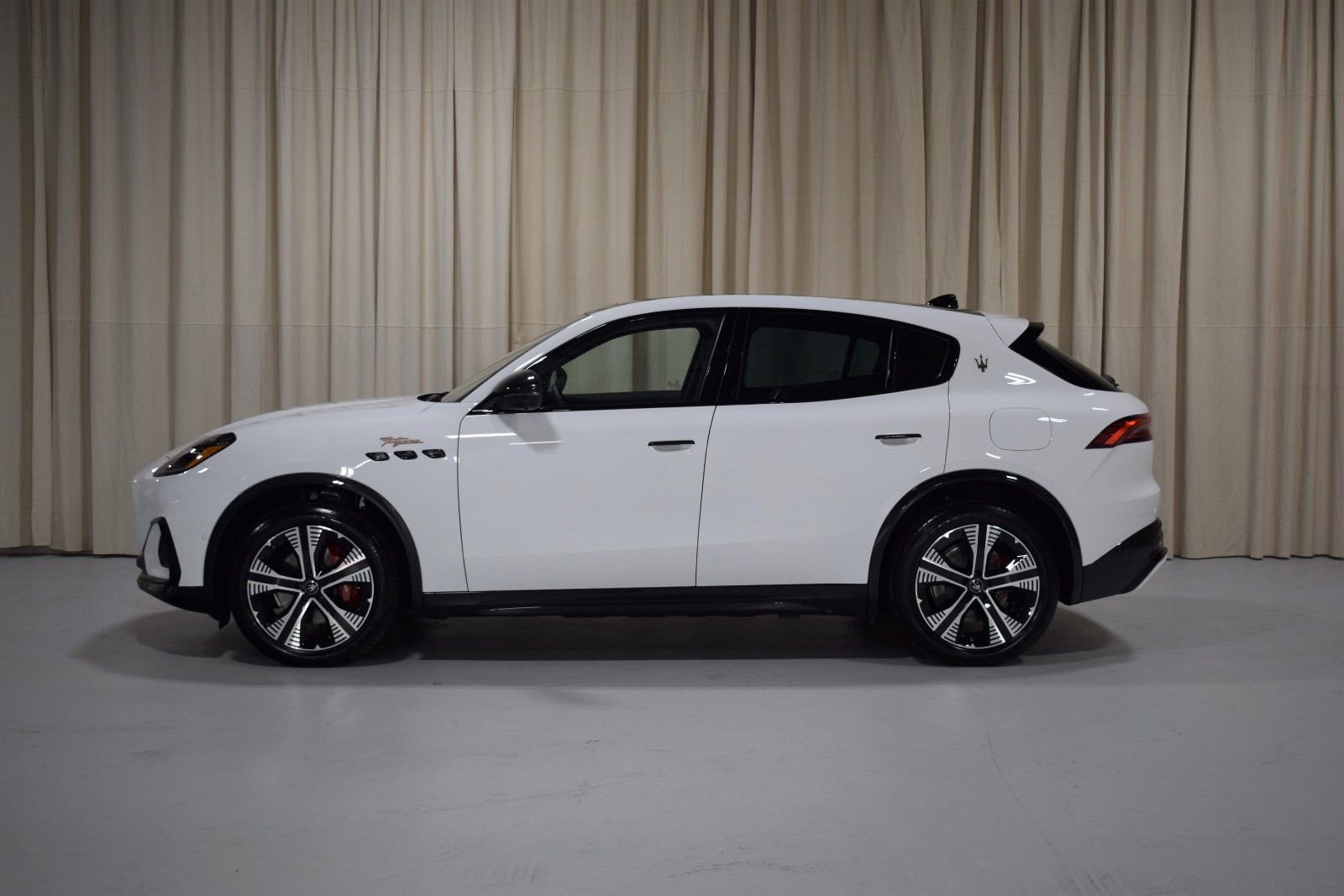 New 2025 Maserati Grecale Folgore AWD/4WD image 6