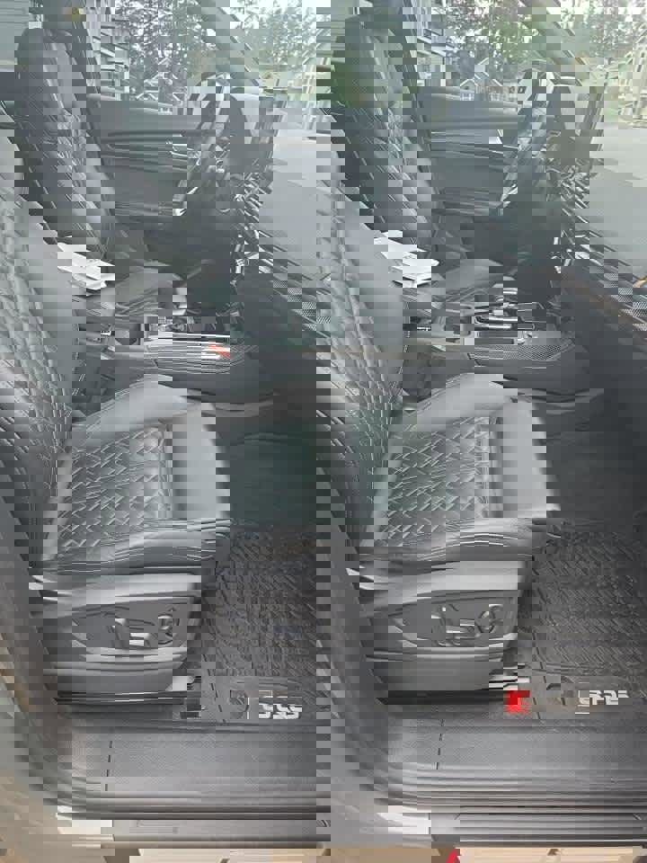 Used 2023 Audi SQ5 Premium Plus w/ Premium Plus Package image 9