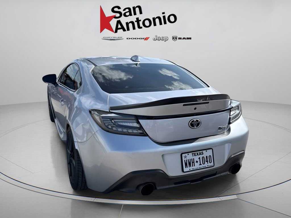 Used 2022 Toyota GR86 Premium RWD image 5