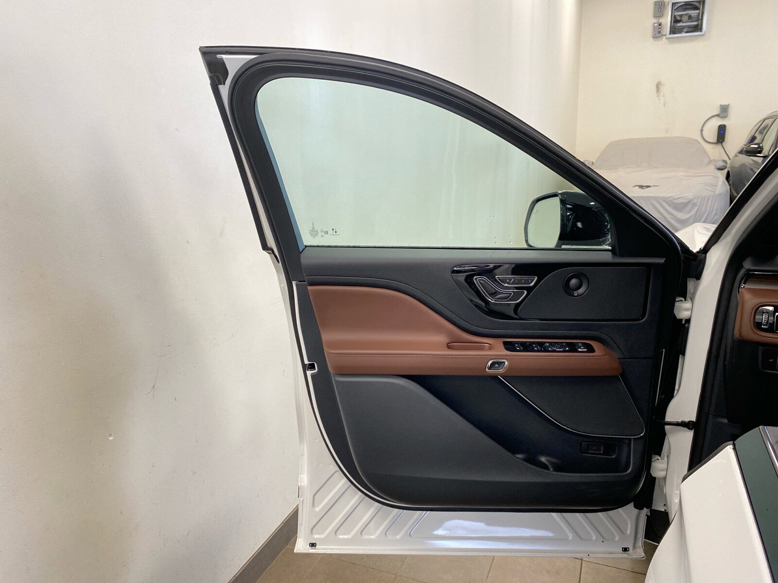 New 2026 Lincoln Aviator Reserve w/ Jet Appearance Package image 15