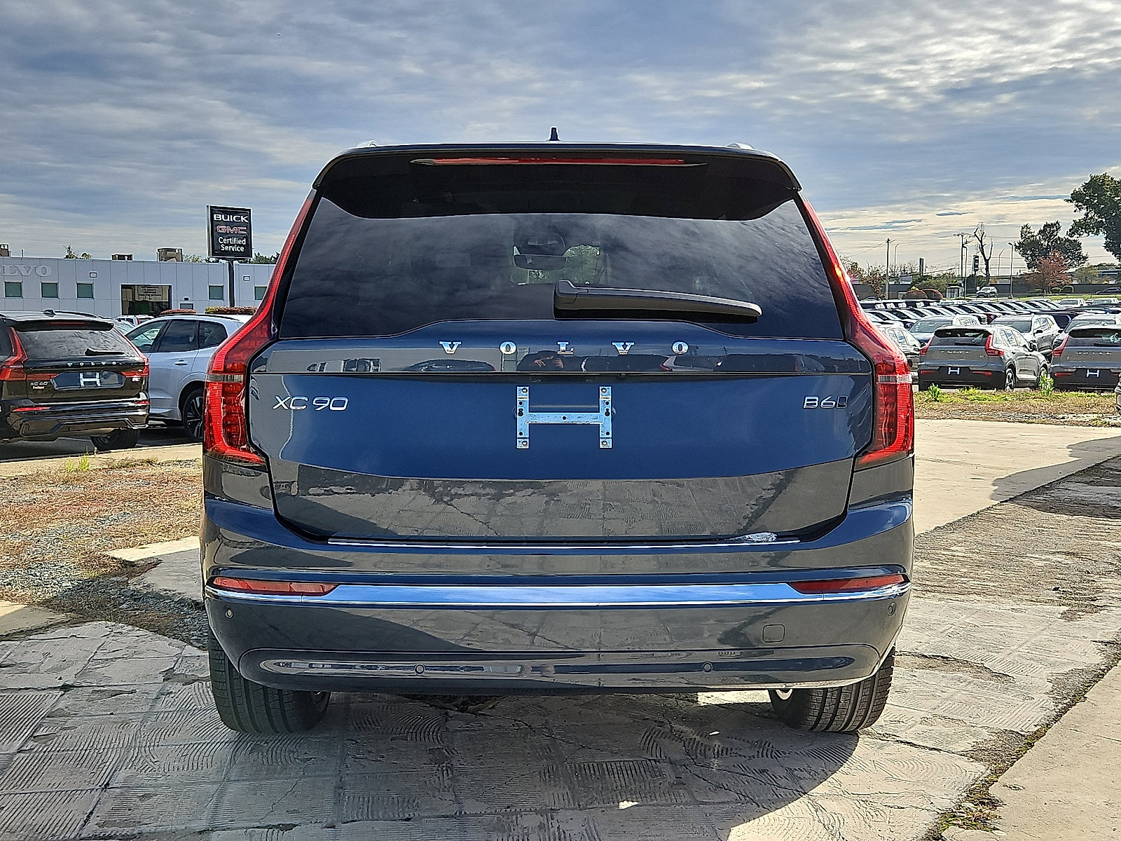 New 2026 Volvo XC90 B6 Plus w/ Protection Package Premier image 5