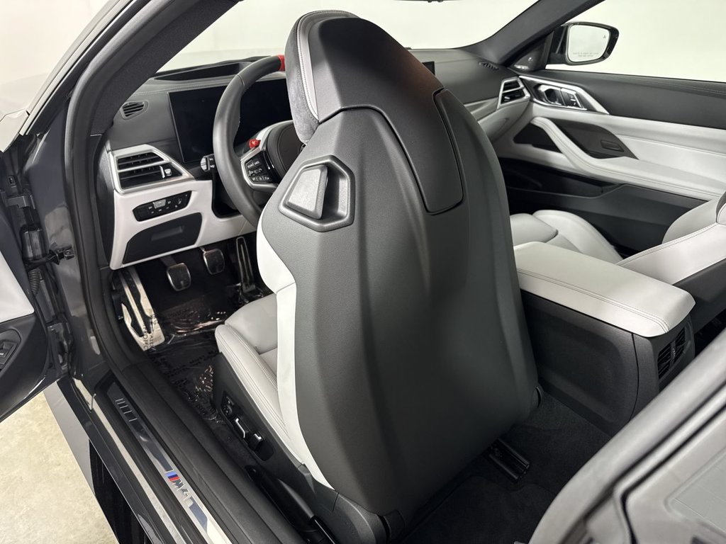 Used 2027 BMW M4 Coupe w/ Executive Package RWD image 25
