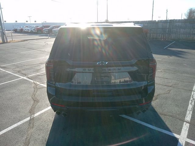 Used 2025 Chevrolet Suburban Z71 image 7