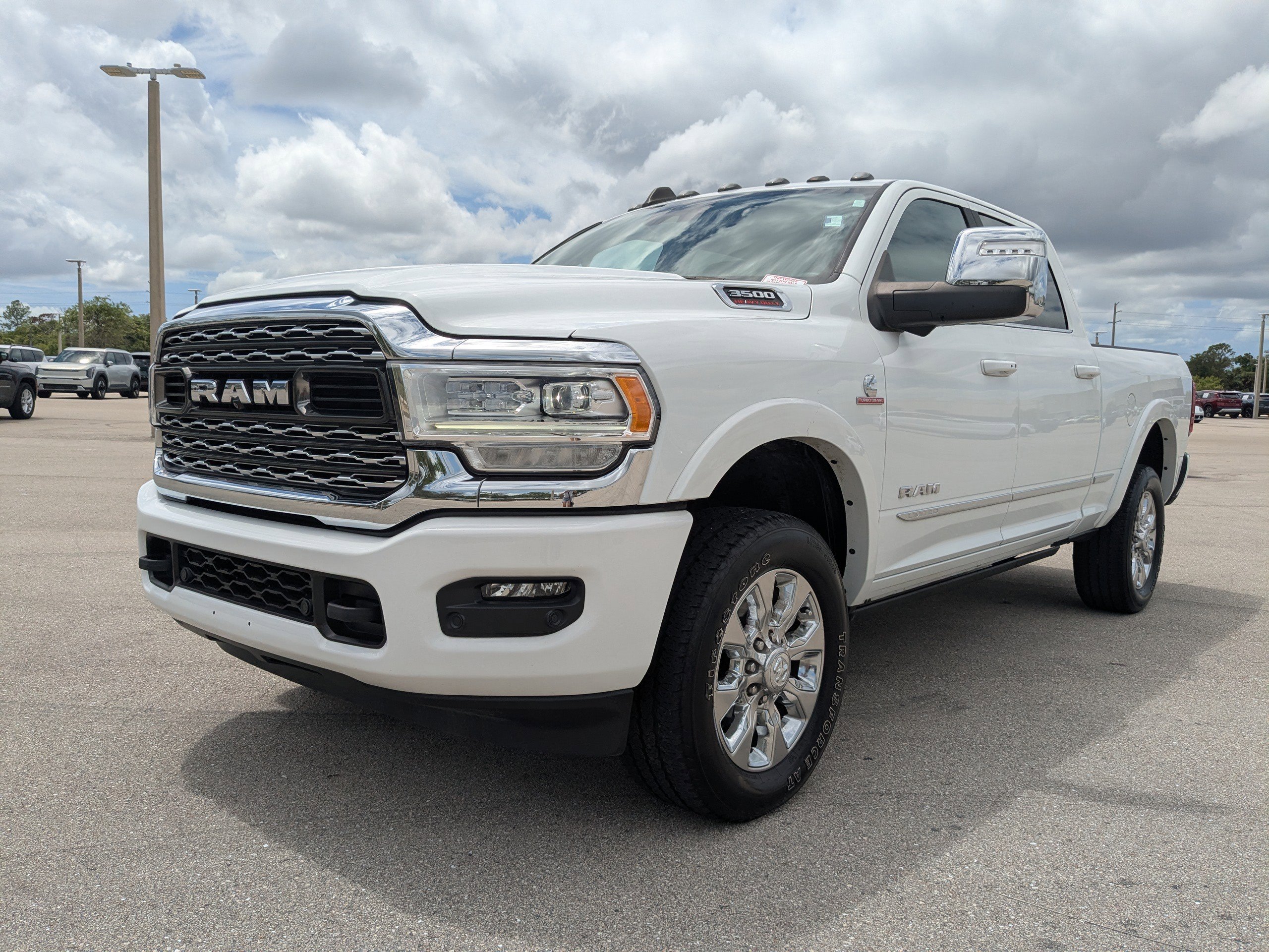 Used 2024 RAM 3500 Limited image 9