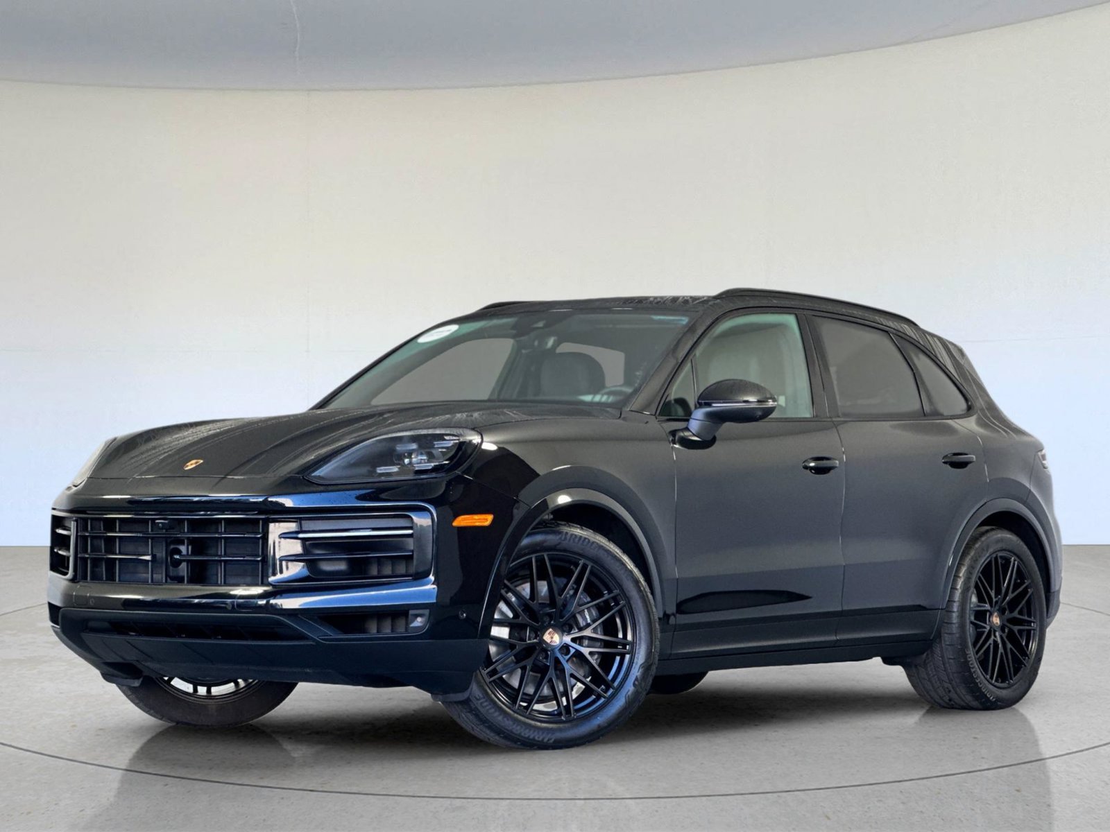 Certified 2025 Porsche Cayenne AWD/4WD image 1