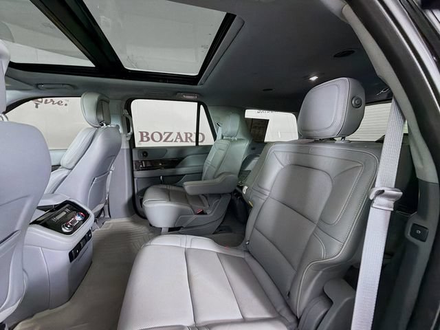 Used 2019 Lincoln Navigator Select RWD image 29