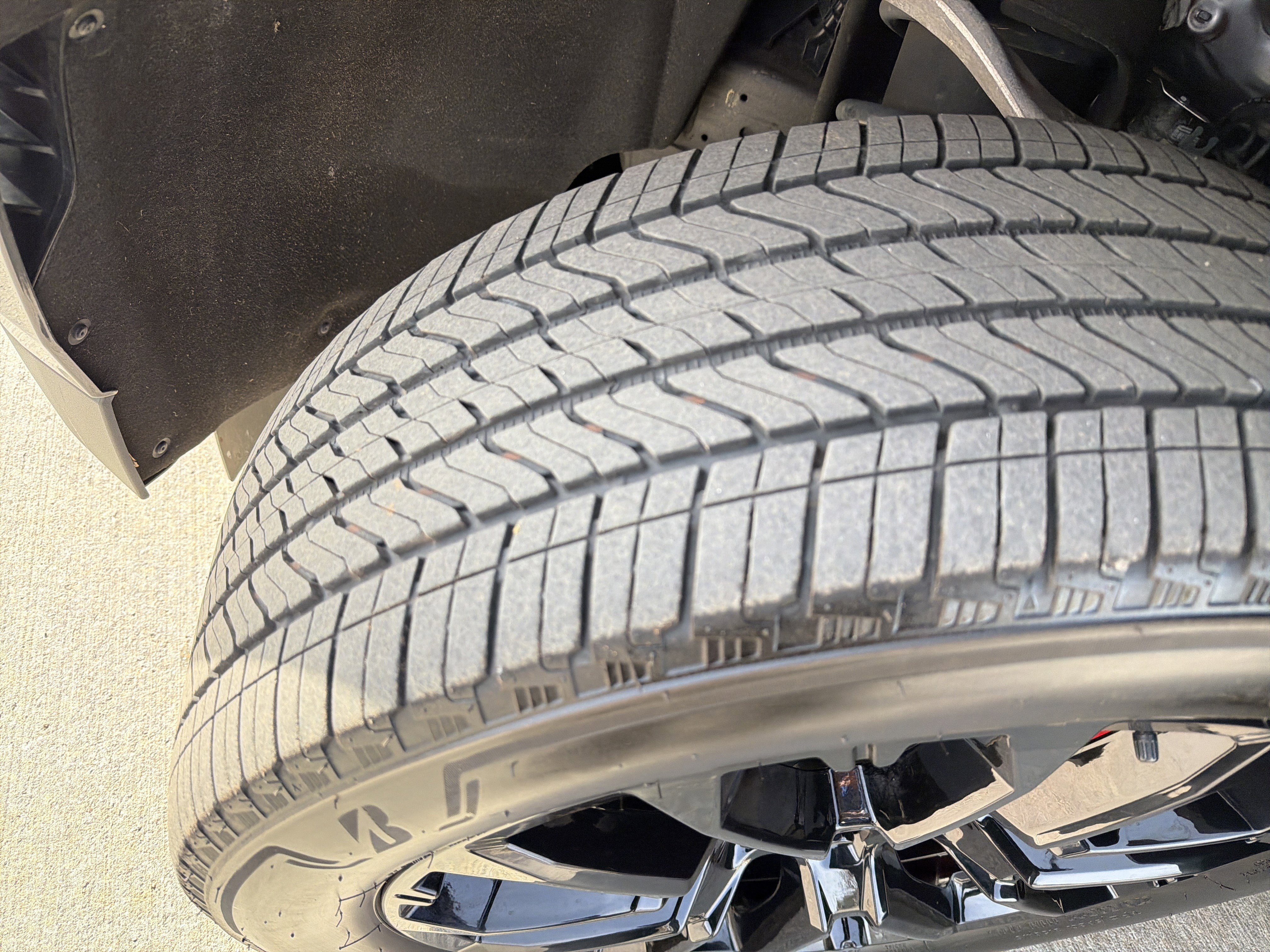 Used 2023 Chevrolet Tahoe RST w/ Luxury Package image 32